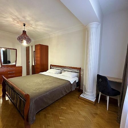 Apartment Batumi Esterno foto