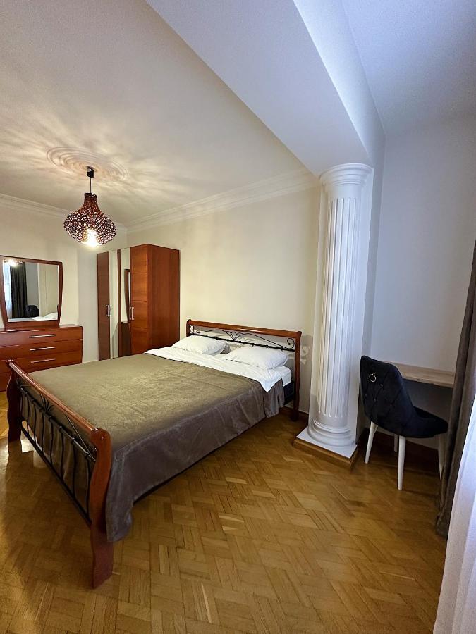 Apartment Batumi Esterno foto